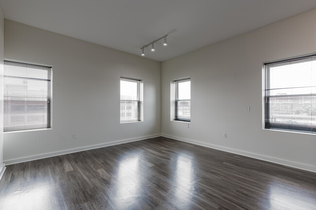 179 Allyn in Hartford, CT - Building Photo - Interior Photo