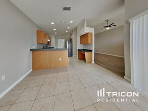 7956 Floradora Dr in New Port Richey, FL - Building Photo - Building Photo