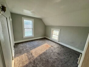 916 S Paxton St in Sioux City, IA - Building Photo - Building Photo