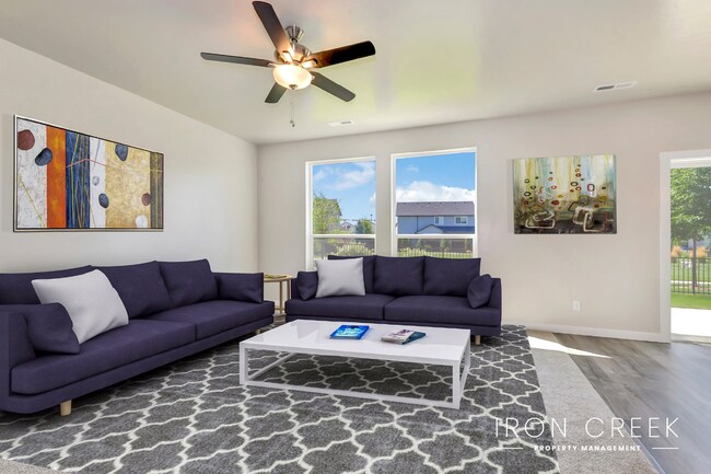 2549 E Windrose St in Eagle, ID - Building Photo - Building Photo