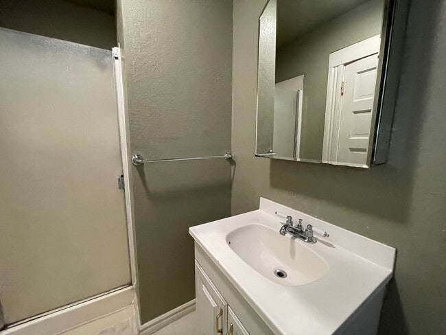 212 W 1st Ave in Chico, CA - Building Photo - Building Photo
