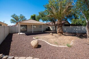7940 W Mission Ln in Peoria, AZ - Building Photo