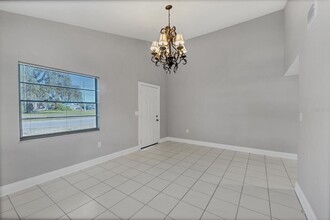 105 Avenida De Bahia in Nokomis, FL - Building Photo - Building Photo