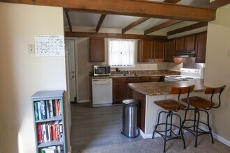 125 Village Cir in Jacksonville, NC - Building Photo - Building Photo