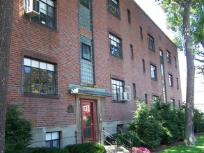 80 St Paul St-Unit -2 in Brookline, MA - Building Photo - Building Photo