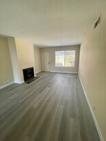 10960 Bluffside Dr, Unit #105 in Studio City, CA - Building Photo