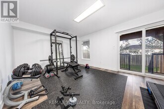 1 Leggott Ave in Barrie, ON - Building Photo - Building Photo