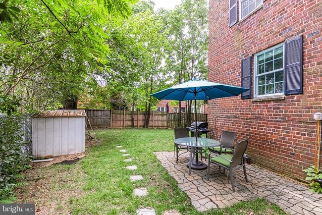 property at 2965 Sycamore St