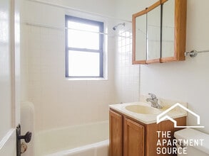 1456 W Cornelia Ave in Chicago, IL - Building Photo - Building Photo