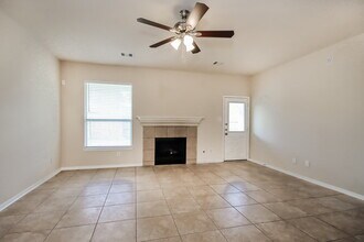 207 Annatto Ln in Crosby, TX - Building Photo - Building Photo