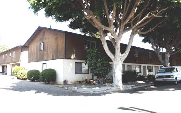 Yale Street  Family Apartments in Santa Paula, CA - Building Photo - Building Photo