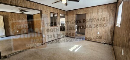 2404 Scott Rd in Dothan, AL - Building Photo - Building Photo