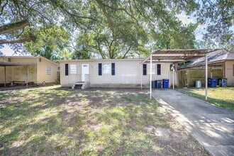 1805 Oriole Dr in League City, TX - Building Photo - Building Photo