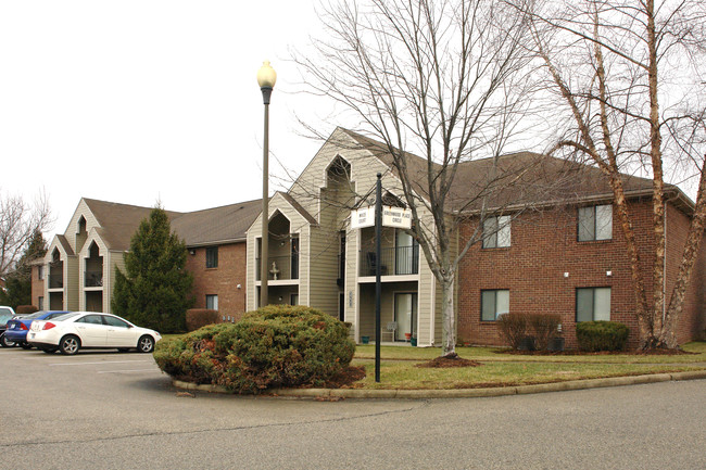 Greenwood Place Apartments in Louisville, KY - Foto de edificio - Building Photo