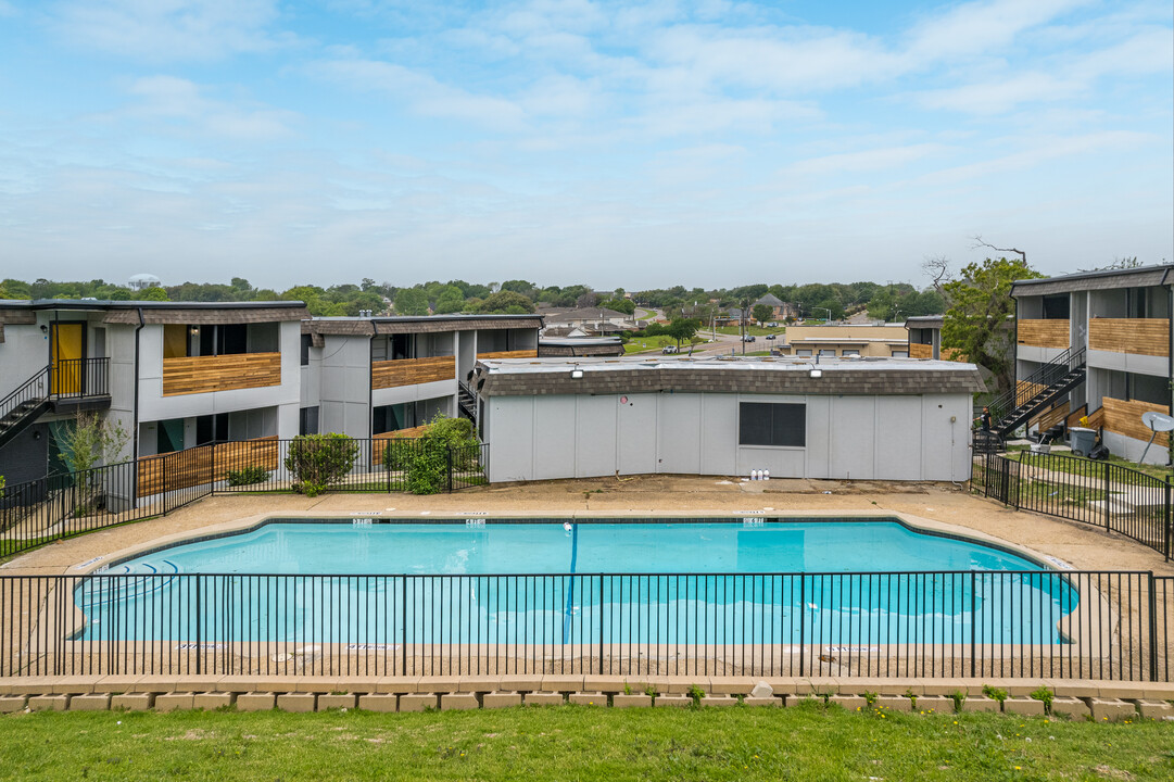 The Braxton in Irving, TX - Building Photo