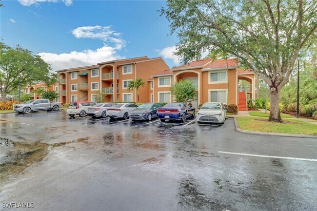 property at 1220 Wildwood Lakes Blvd