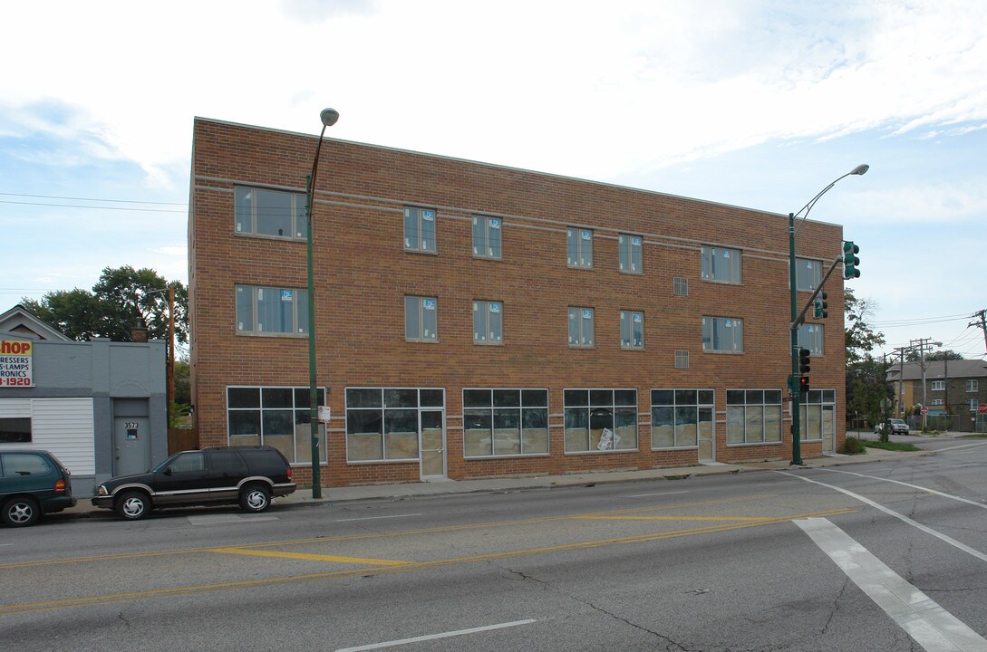 3575 S Archer Ave in Chicago, IL - Building Photo