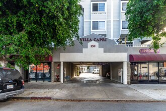 248-256 Elm Ave in Long Beach, CA - Building Photo - Building Photo