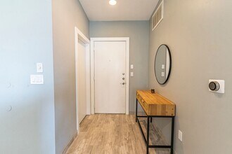 1111 S Akard St, Unit 405 in Dallas, TX - Building Photo - Building Photo