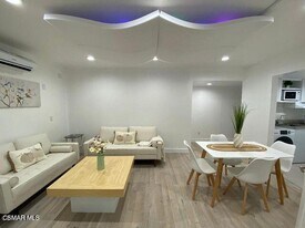 535 S Danville Ave in Thousand Oaks, CA - Building Photo