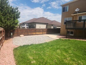 5702 Tombstone Trail in Colorado Springs, CO - Foto de edificio - Building Photo