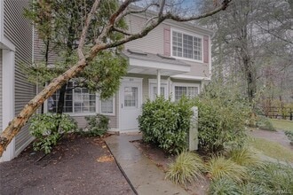 203 Park Ridge Ln in White Plains, NY - Building Photo - Building Photo