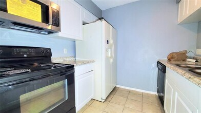 4854 S Semoran Blvd in Orlando, FL - Building Photo - Building Photo