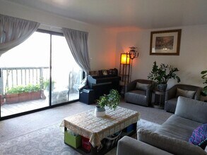 900 Cambridge Dr, Unit 32 in Benicia, CA - Building Photo - Building Photo