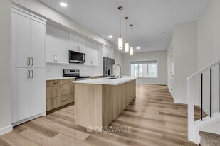 1071 Berg Pl in Leduc, AB - Building Photo