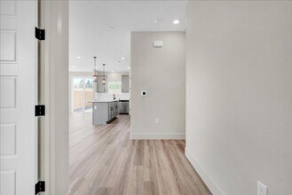 2339 N Julieann St in Visalia, CA - Building Photo - Building Photo