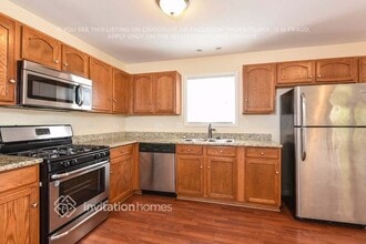 1717 Stonegate Dr in Montgomery, IL - Building Photo - Building Photo