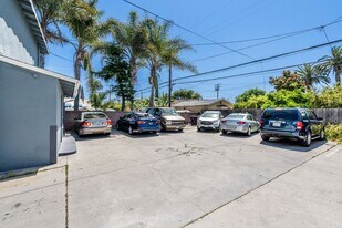 6115 Cherry Ave in Long Beach, CA - Building Photo