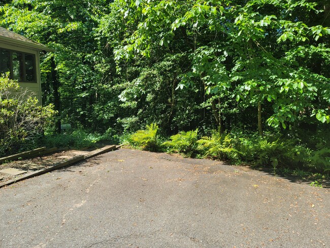 2000 Huntwood Dr, Unit Apartment in Gambrills, MD - Building Photo - Building Photo