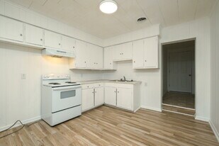 449 W Main St in Bradford, TN - Building Photo