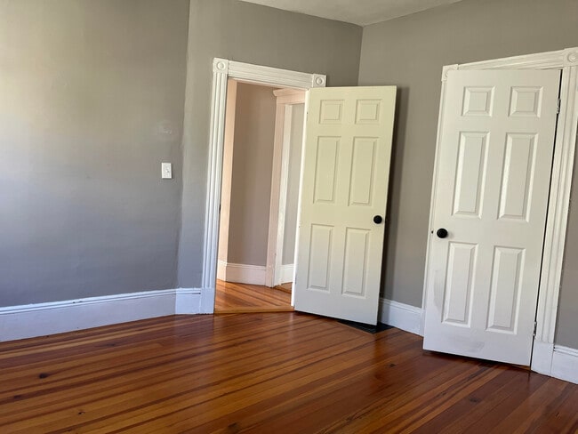 15 Clarence St, Unit 3 in Everett, MA - Building Photo - Building Photo