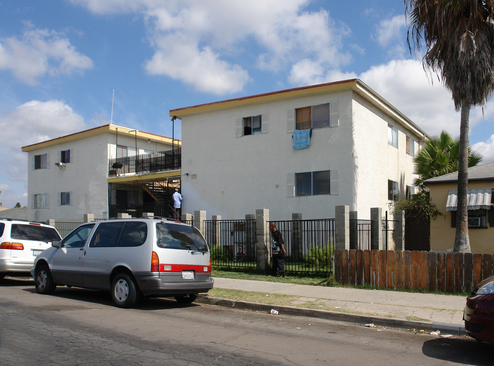 Winona Apartments in San Diego, CA - Building Photo