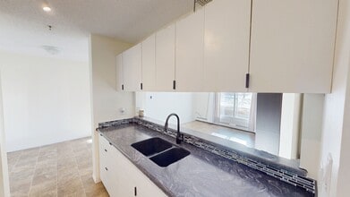 10405-10499 99 Ave in Grande Prairie, AB - Building Photo - Building Photo