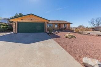 Beautiful 3 Bed 2 Bath - Gorgeous Views & Fenced in Backyard! in Alamogordo, NM - Building Photo - Building Photo
