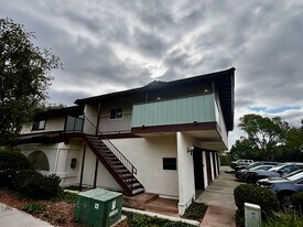 9835 Caminito Cuadro in San Diego, CA - Building Photo