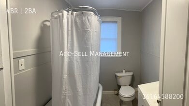 401 Fernando St NE in Grand Rapids, MI - Building Photo - Building Photo