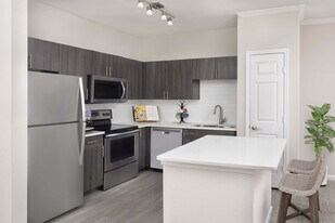 Camden Creekstone in Atlanta, GA - Building Photo
