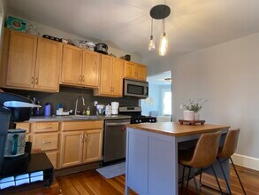 56 Mansfield St, Unit 3 in Boston, MA - Foto de edificio - Building Photo