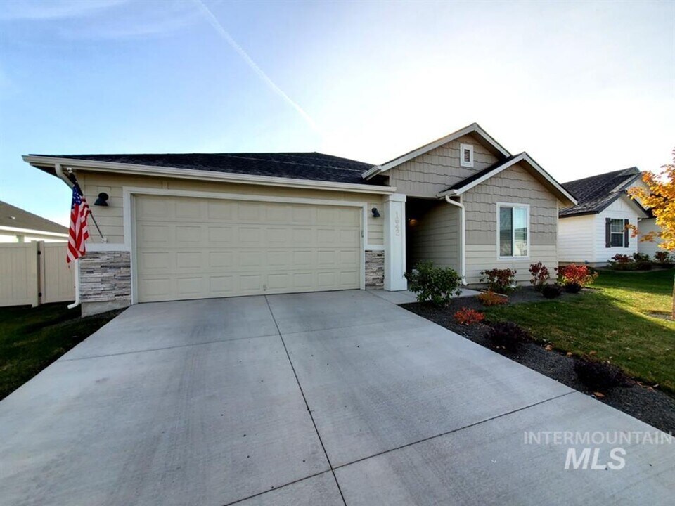1642 N Pewter Ave in Kuna, ID - Building Photo