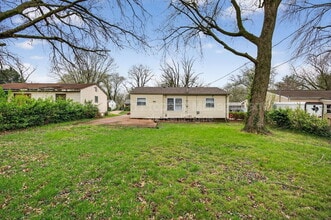 10216 Royal Dr in St. Louis, MO - Building Photo - Building Photo