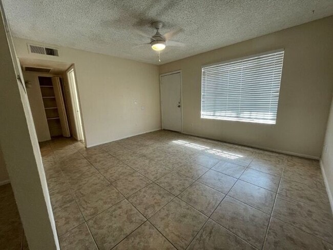 4542 E Southern Ave in Phoenix, AZ - Building Photo - Building Photo