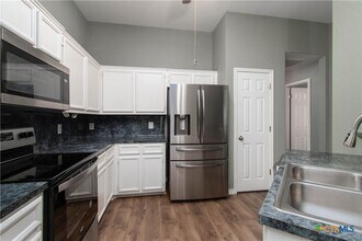 2001 Matt Dr in Copperas Cove, TX - Foto de edificio - Building Photo