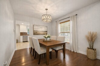 2235 Cheshire Dr in Aurora, IL - Building Photo - Building Photo