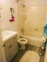 1693 E Fort Union Blvd in Cottonwood Heights, UT - Foto de edificio - Building Photo