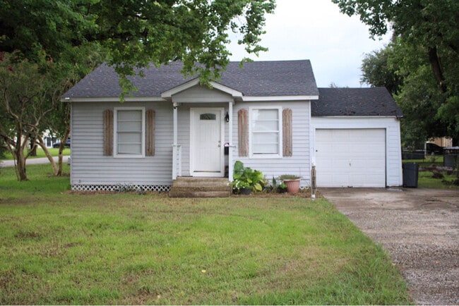 10801 Invierno St in Houston, TX - Building Photo - Building Photo