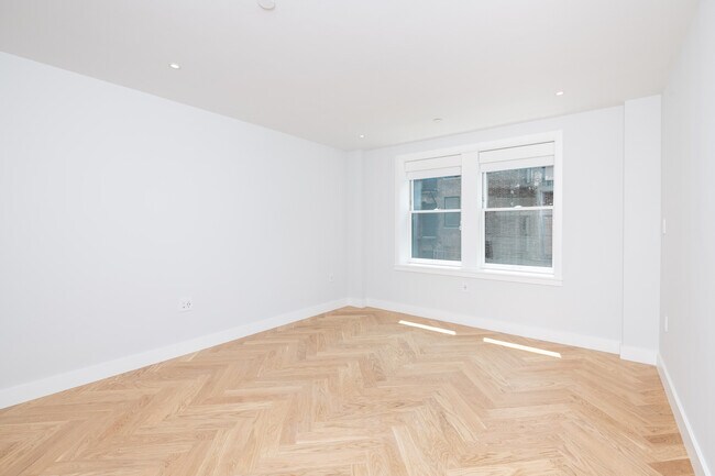 13 Commonwealth Ave, Unit Back Bay in Boston, MA - Building Photo - Building Photo